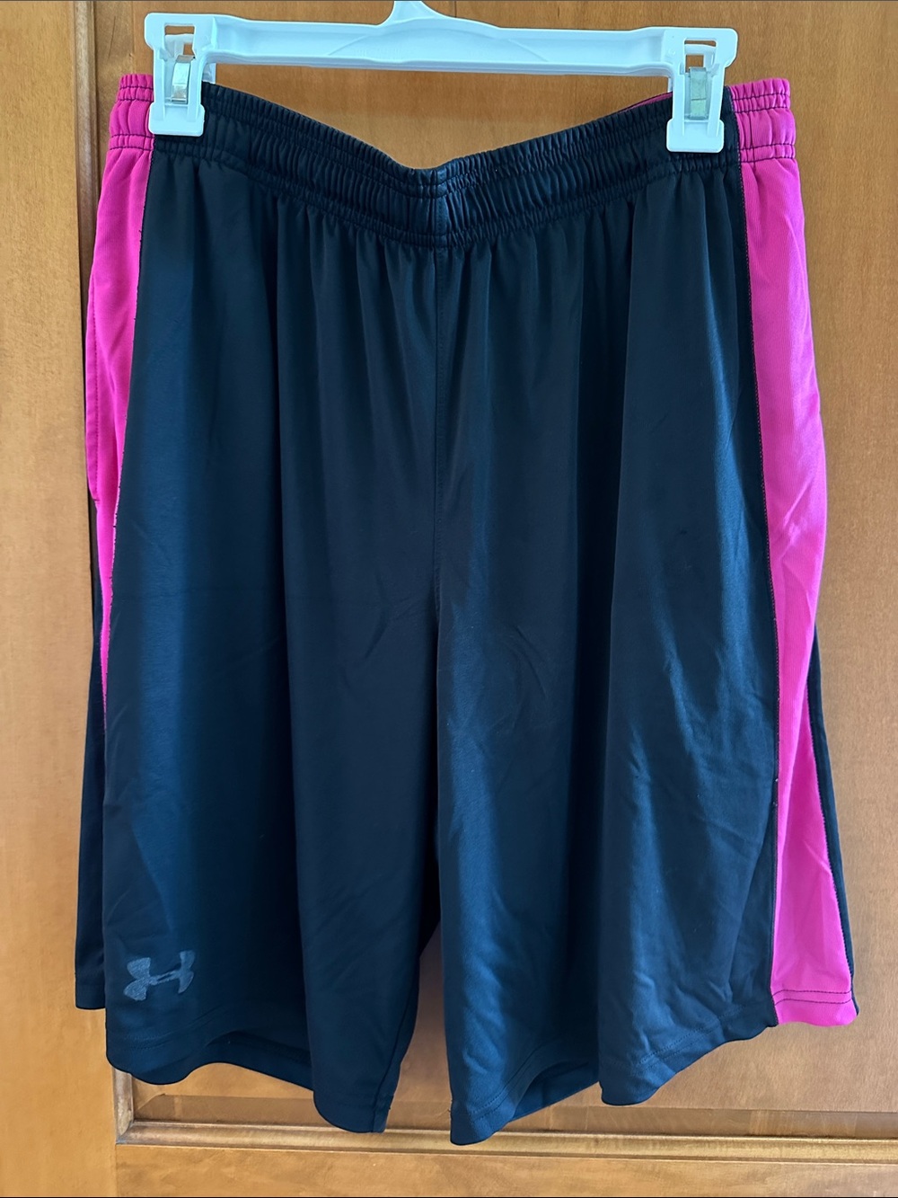 Men’s Court Under Armour Black Shorts with Hot Pink Side Panels Front Pockets L